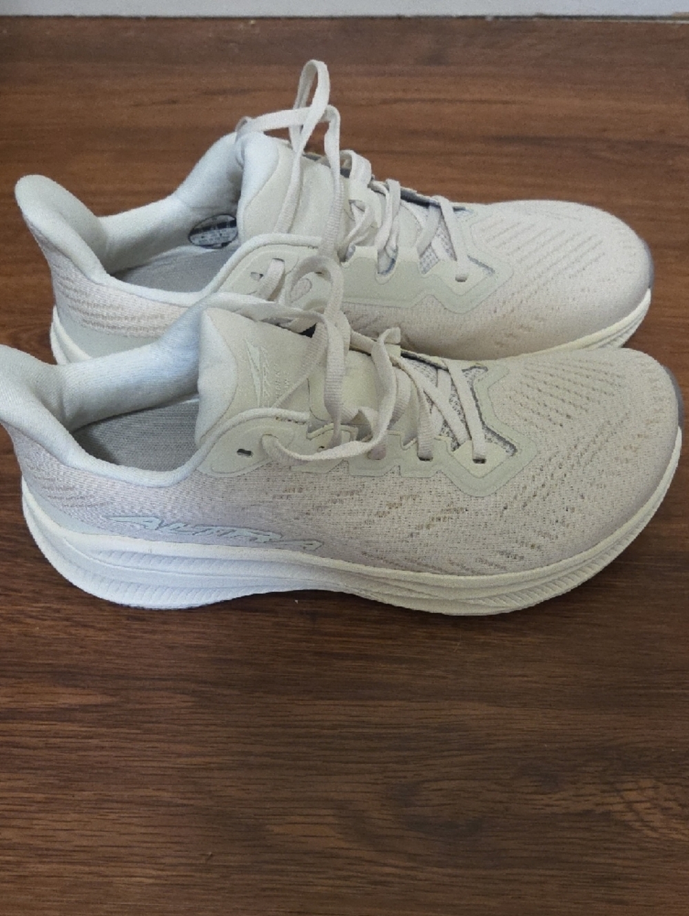 Altra Women's Cream/White Neutral Running Shoes NWOT - Picture 2 of 8